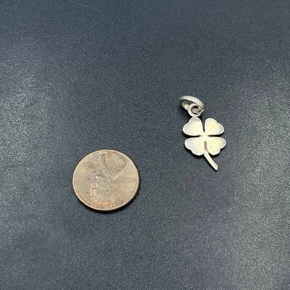 Links of London Sterling Silver Lucky Four Leaf Clover Charm Logo Stamped 925 - Picture 2 of 9